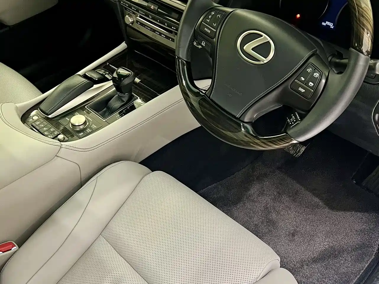 Lexus LS 2013 460L 4WD Premium Edition фото 6