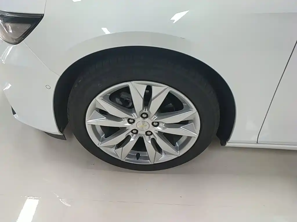 Фото 23 - Chevrolet Malibu XL