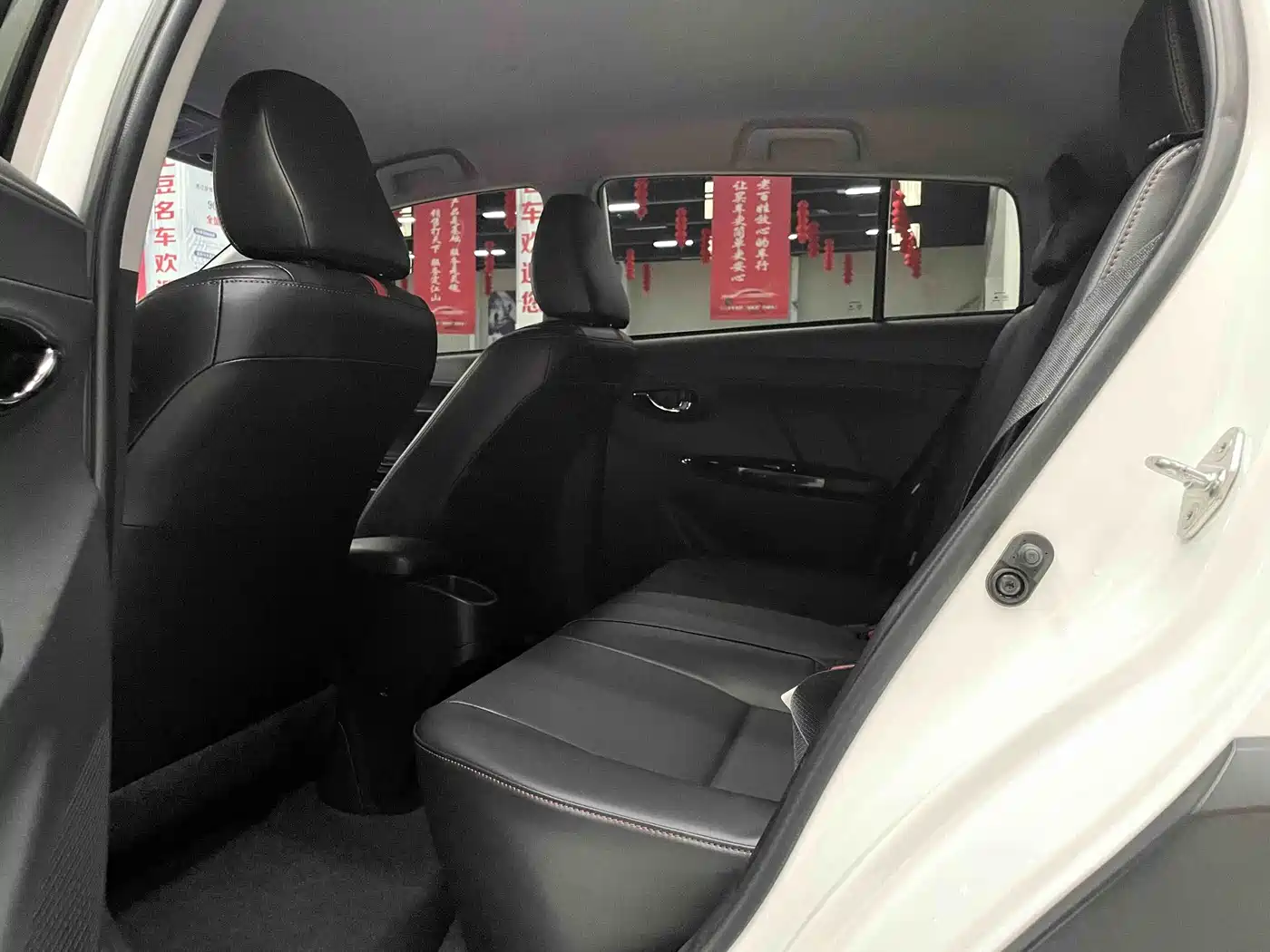 Toyota YARiS L Zhi Xuan 2022 1.5L CVT Luxury PLUS Edition фото 10