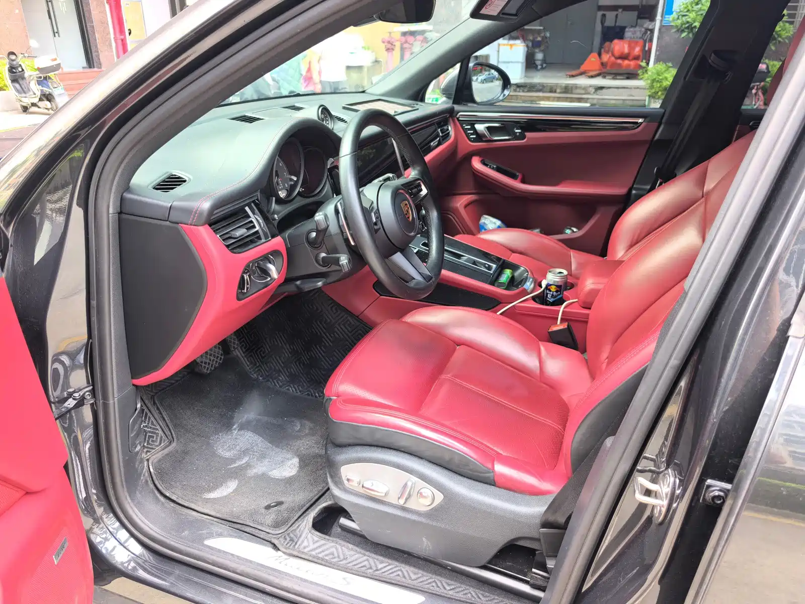 Photo 5 - Porsche Macan