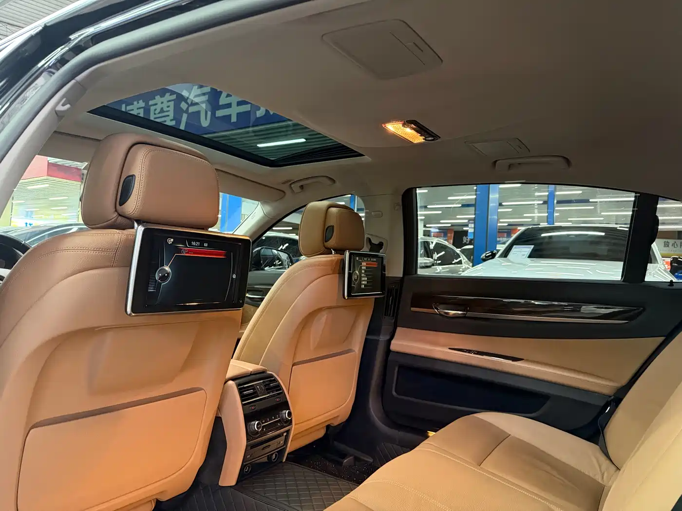 BMW 7 Series 2014 730Li Premium фото 22