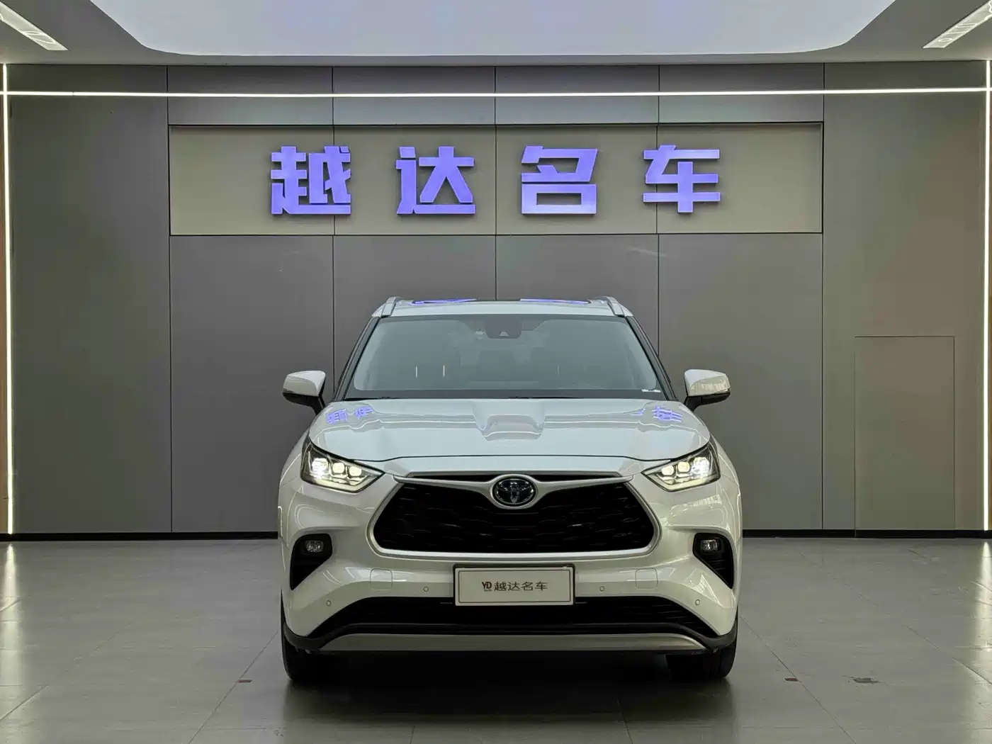 Toyota Highlander 2024 2.5L Smart Hybrid 4WD Premium 7-seater фото 2