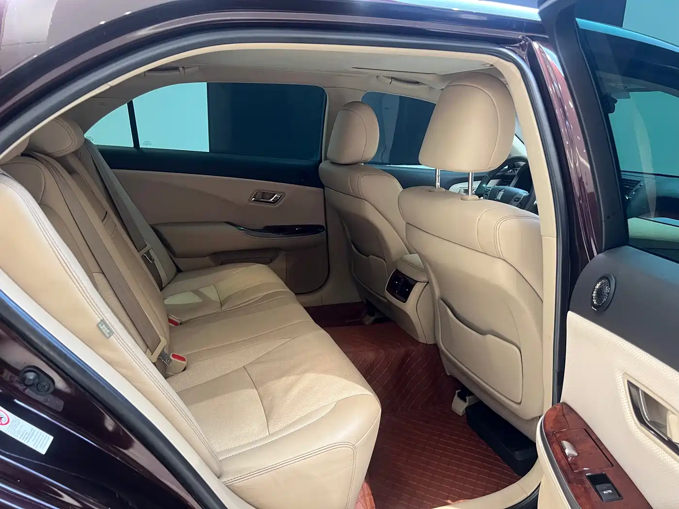 Toyota Crown 2012 2.5L Royal Navigation Edition фото 22