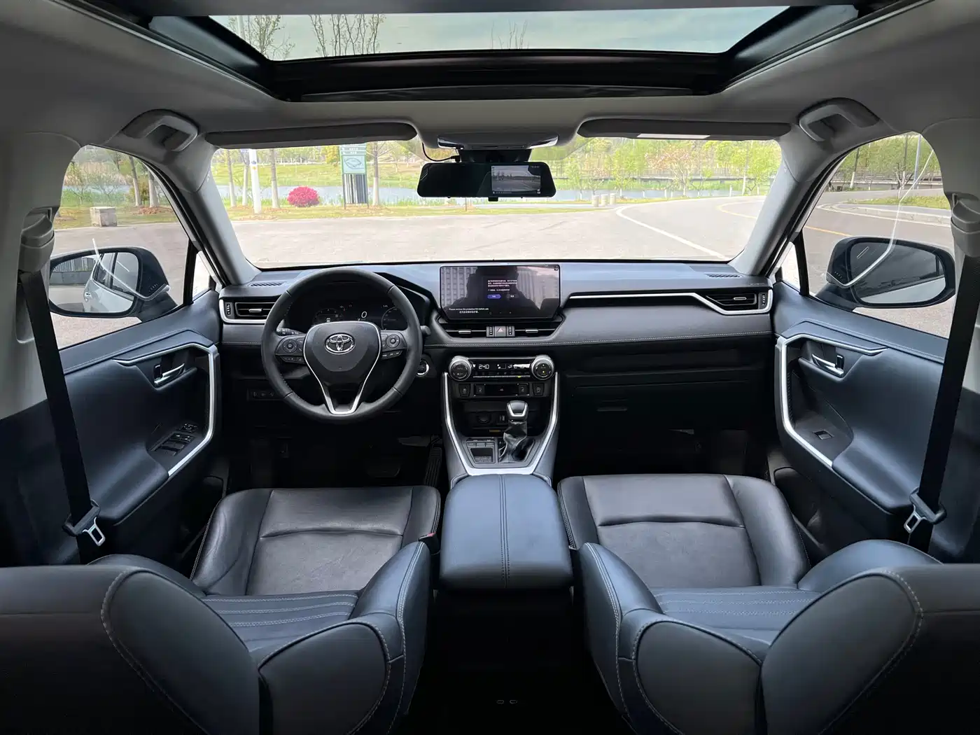 Toyota RAV4 Rongfang 2023 2.0L CVT FWD Style Plus Edition фото 17