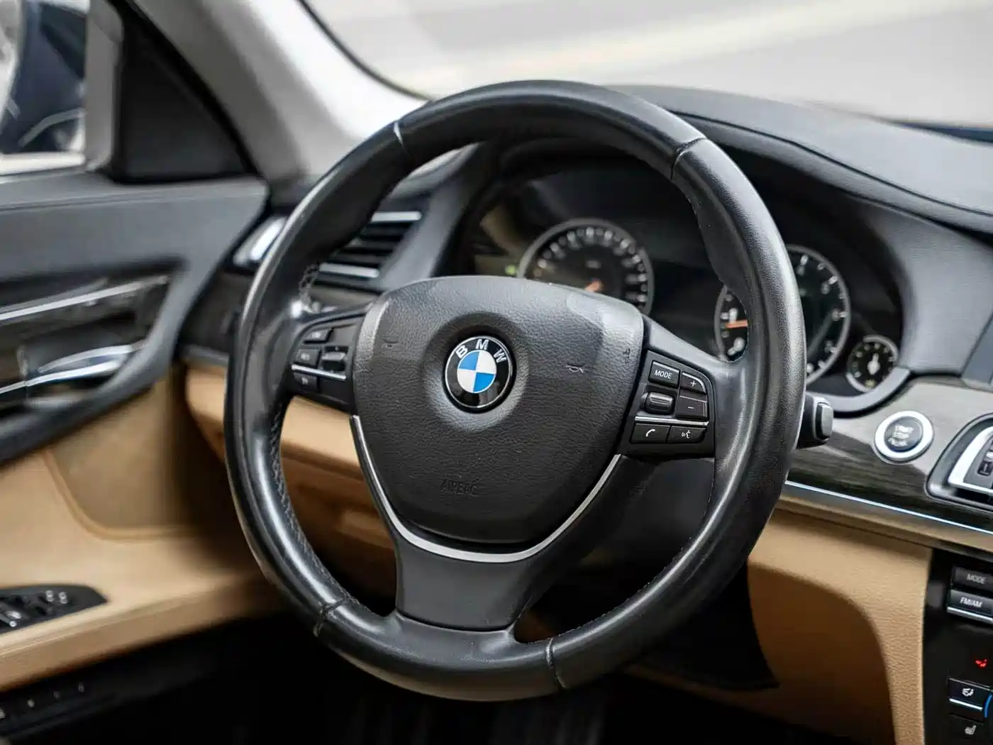 BMW 7 Series 2013 Model 730Li Leading фото 5