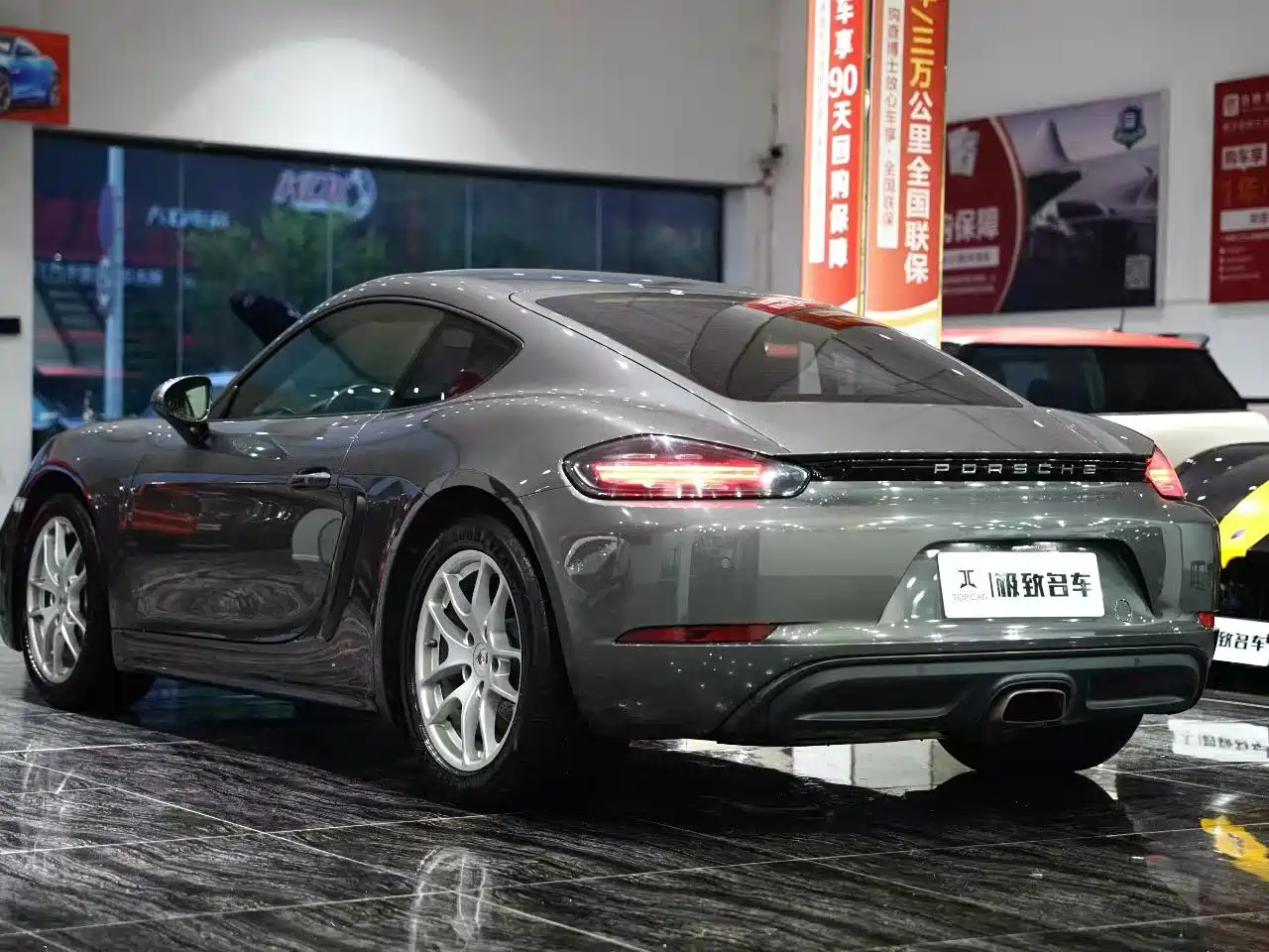 Porsche 718 2018 Cayman 2.0T фото 5