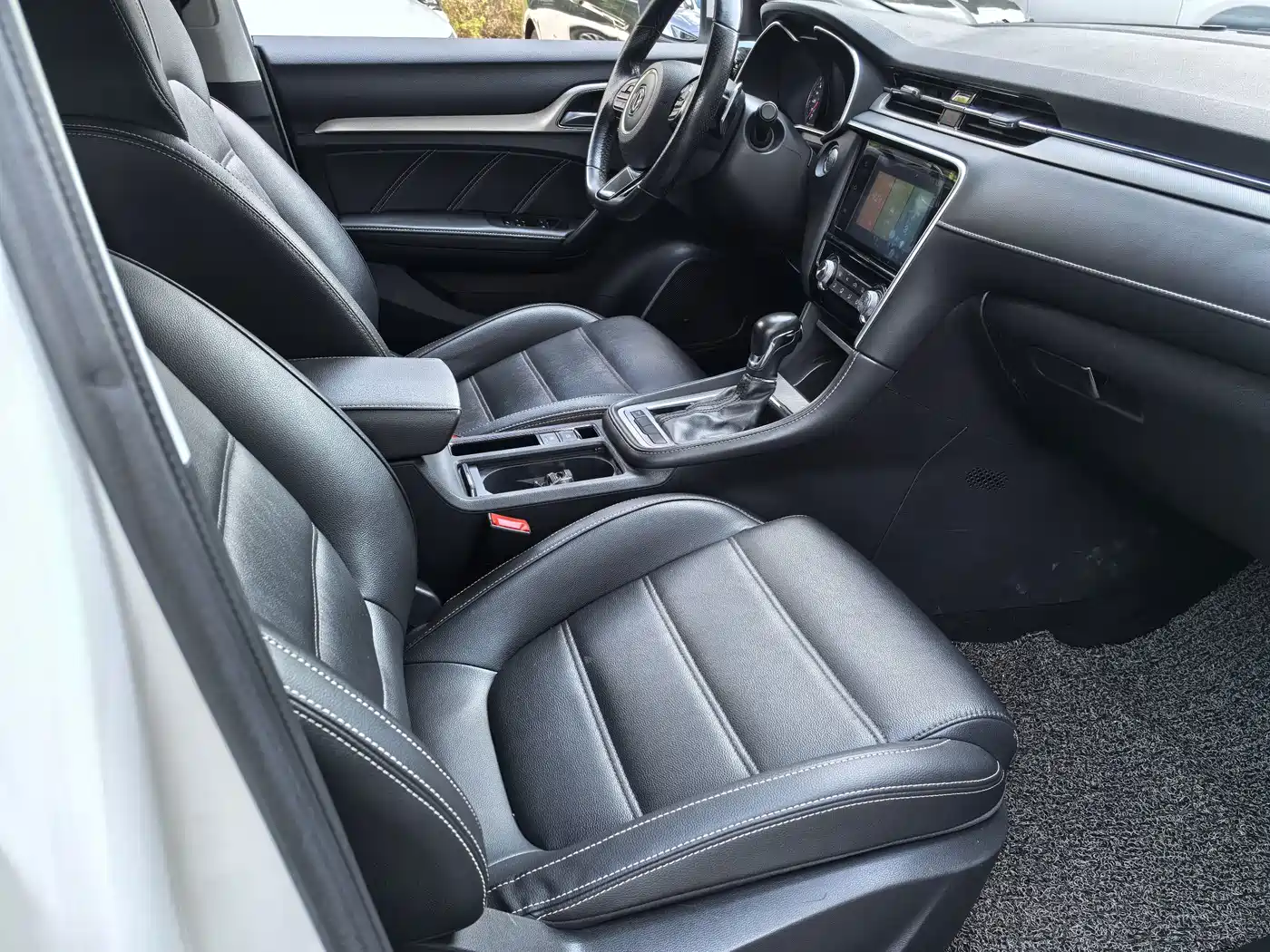 MG MG6 2018 2017 20T Automatic Luxury Smart Connect Version (China V)