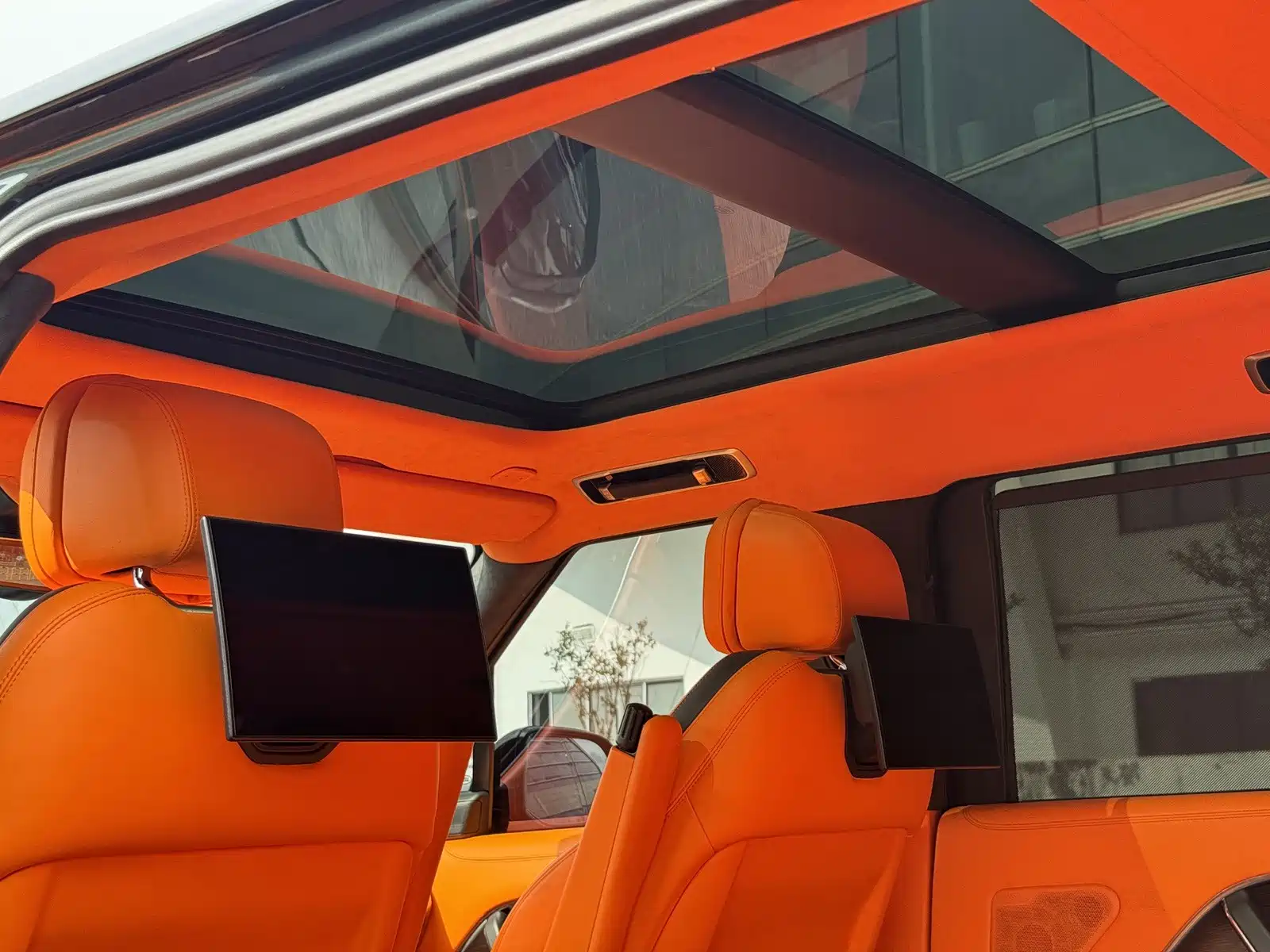 Photo 15 - Land Rover Range Rover