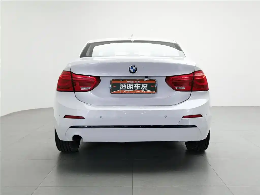 BMW 1 Series 2018 118i Sport Edition фото 4