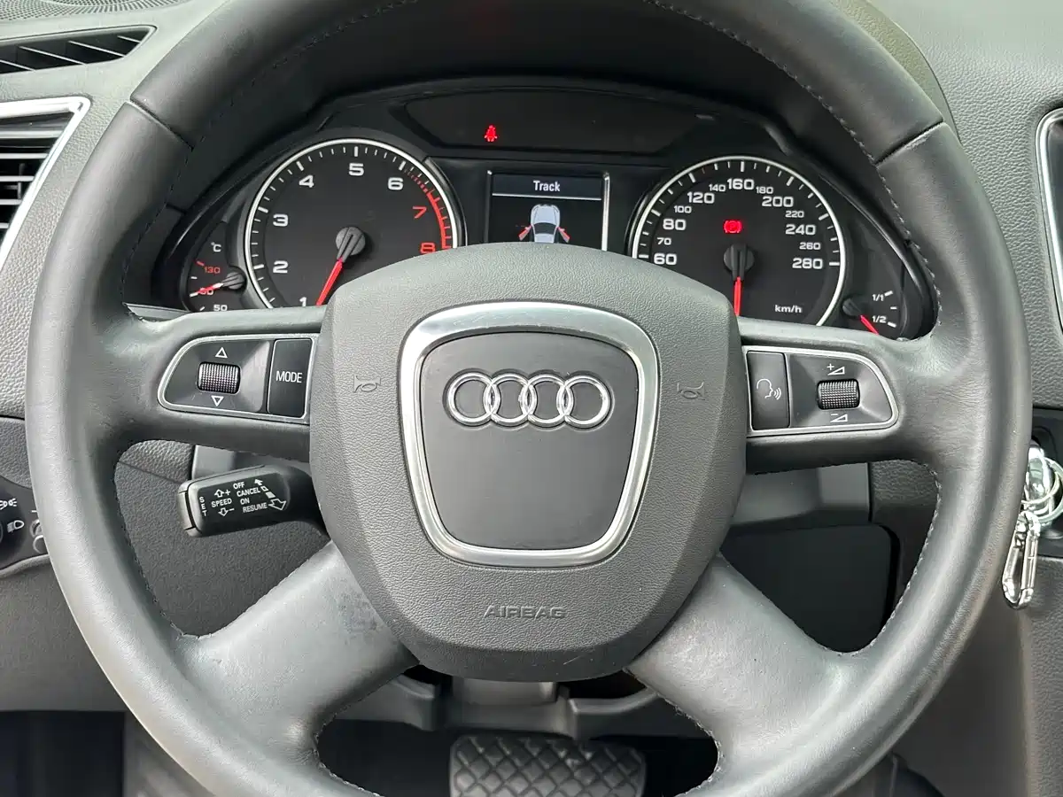 Audi Q5 2012 2.0TFSI Comfort фото 9