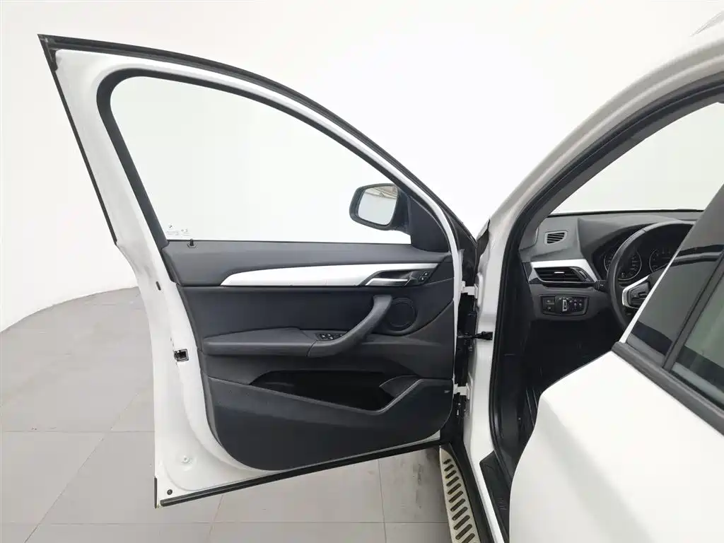 BMW X1 2018 sDrive18Li Fashion Model фото 8
