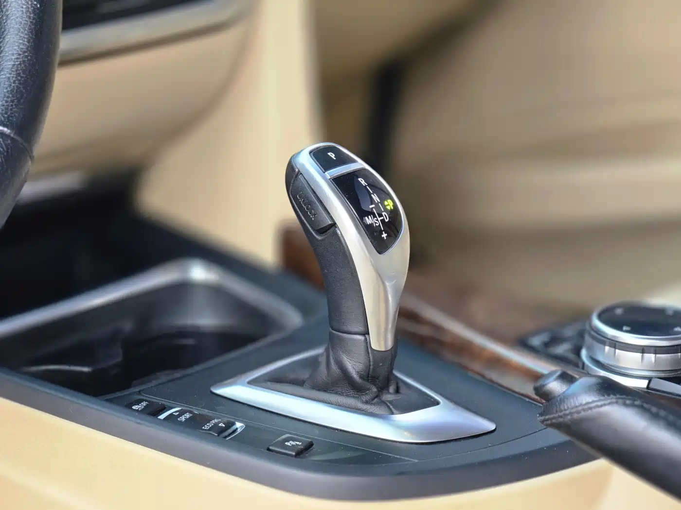 BMW 3 Series 2013 Facelift 320Li Luxury Design Package фото 8