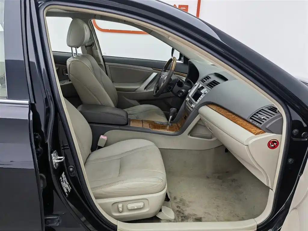 Toyota Camry 2011 240G Classic Anniversary Edition фото 23
