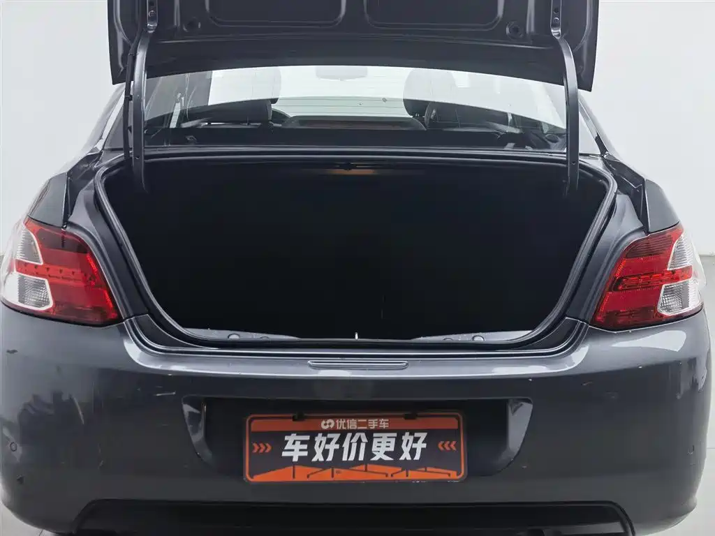 Peugeot 301 2014 1.6L Automatic Premium Edition фото 16