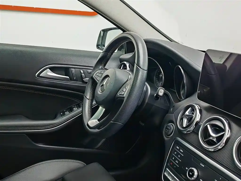 Mercedes-Benz GLA 2018 GLA 220 4MATIC Sport фото 22