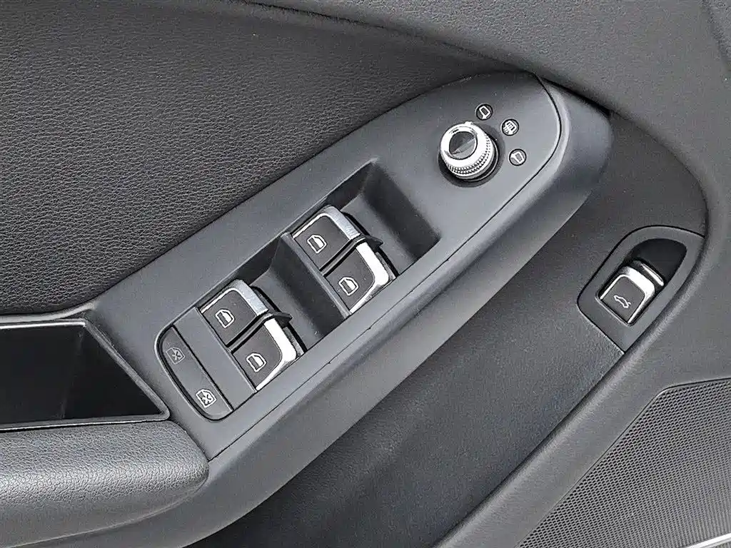 Audi A4L 2013 35 TFSI Automatic Comfort фото 9