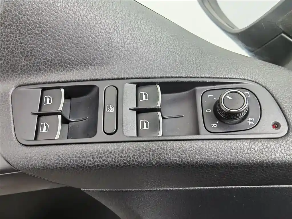 Volkswagen Tiguan 2017 300TSI Automatic 2WD Silk Road Comfort Edition фото 9