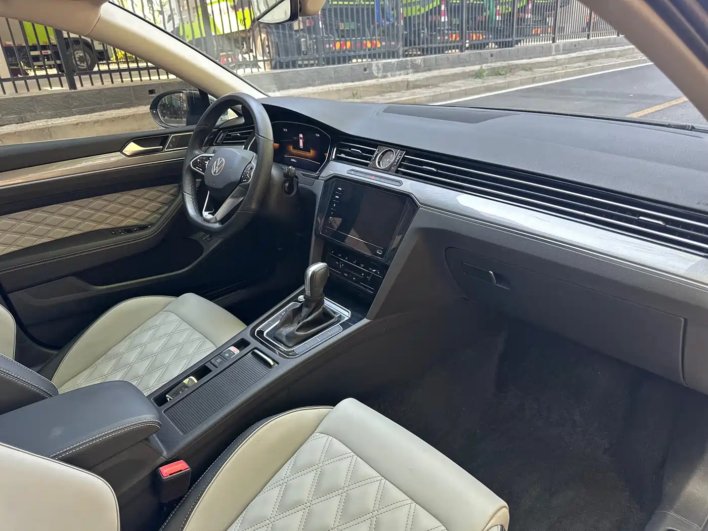 Volkswagen Magotan 2023 2 Million Units Anniversary Edition 330TSI DSG Leading Type фото 15