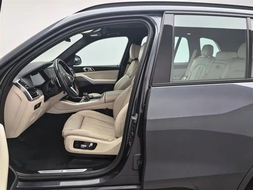 BMW X5 (Import) 2019 xDrive40i Exclusive M Sport Package фото 10