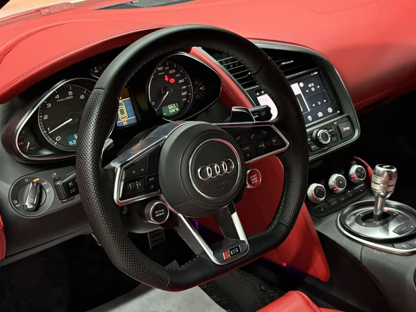 Audi R8 2007 4.2 FSI quattro фото 5