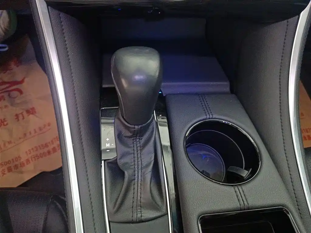 Toyota Avalon 2022 2.0L Luxury Edition фото 14