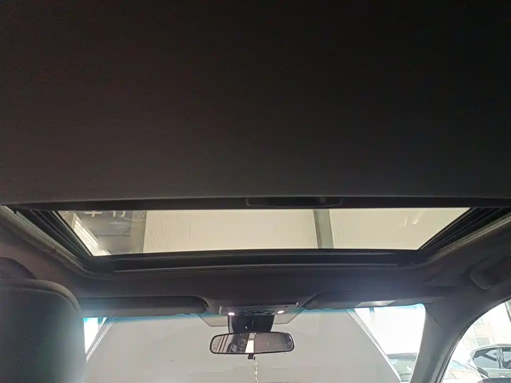 Toyota Avalon 2022 2.0L Luxury Edition фото 18