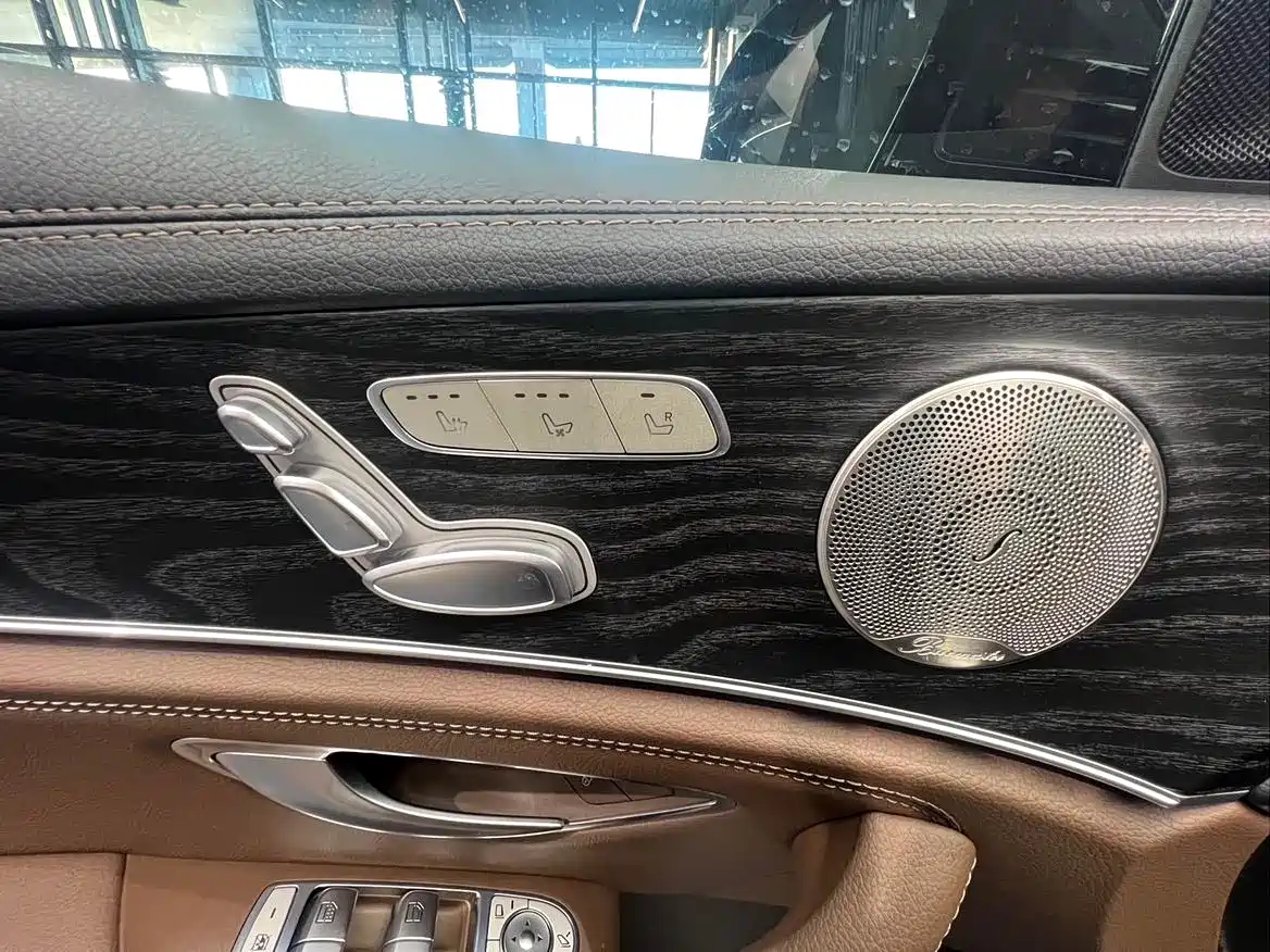 MERCEDES-BENZ E CLASS