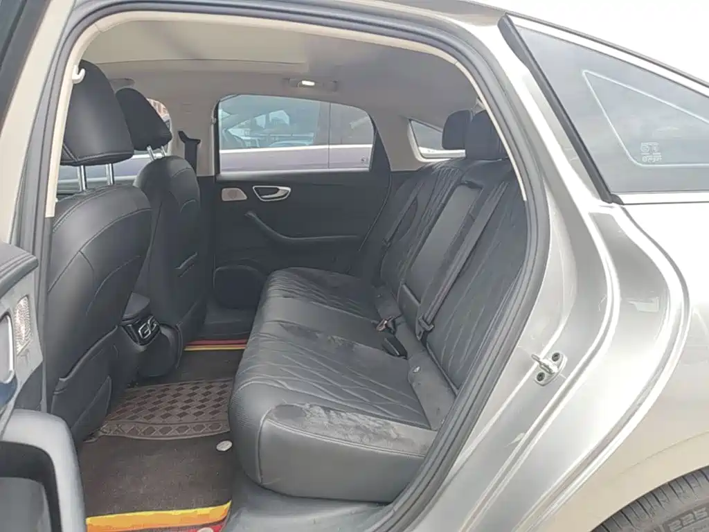 Roewe D7 2023 2023 DMH 125km Flagship Edition
