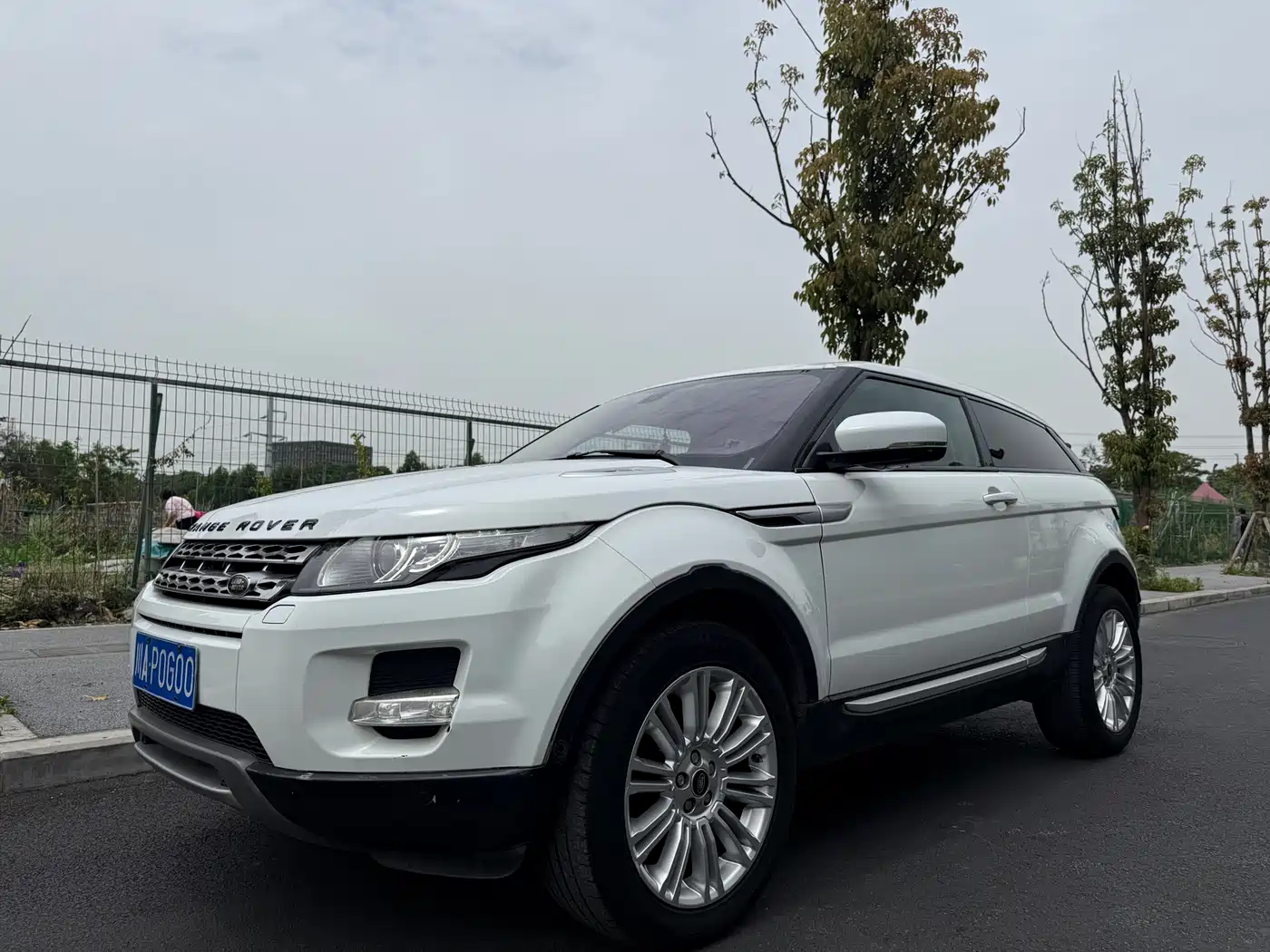 Land Rover Range Rover Evoque (Import) 2013 2.0T 3-Door Glamour Edition