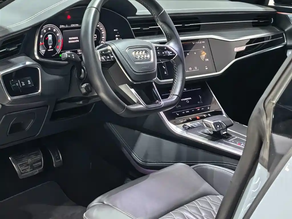 AUDI A7L