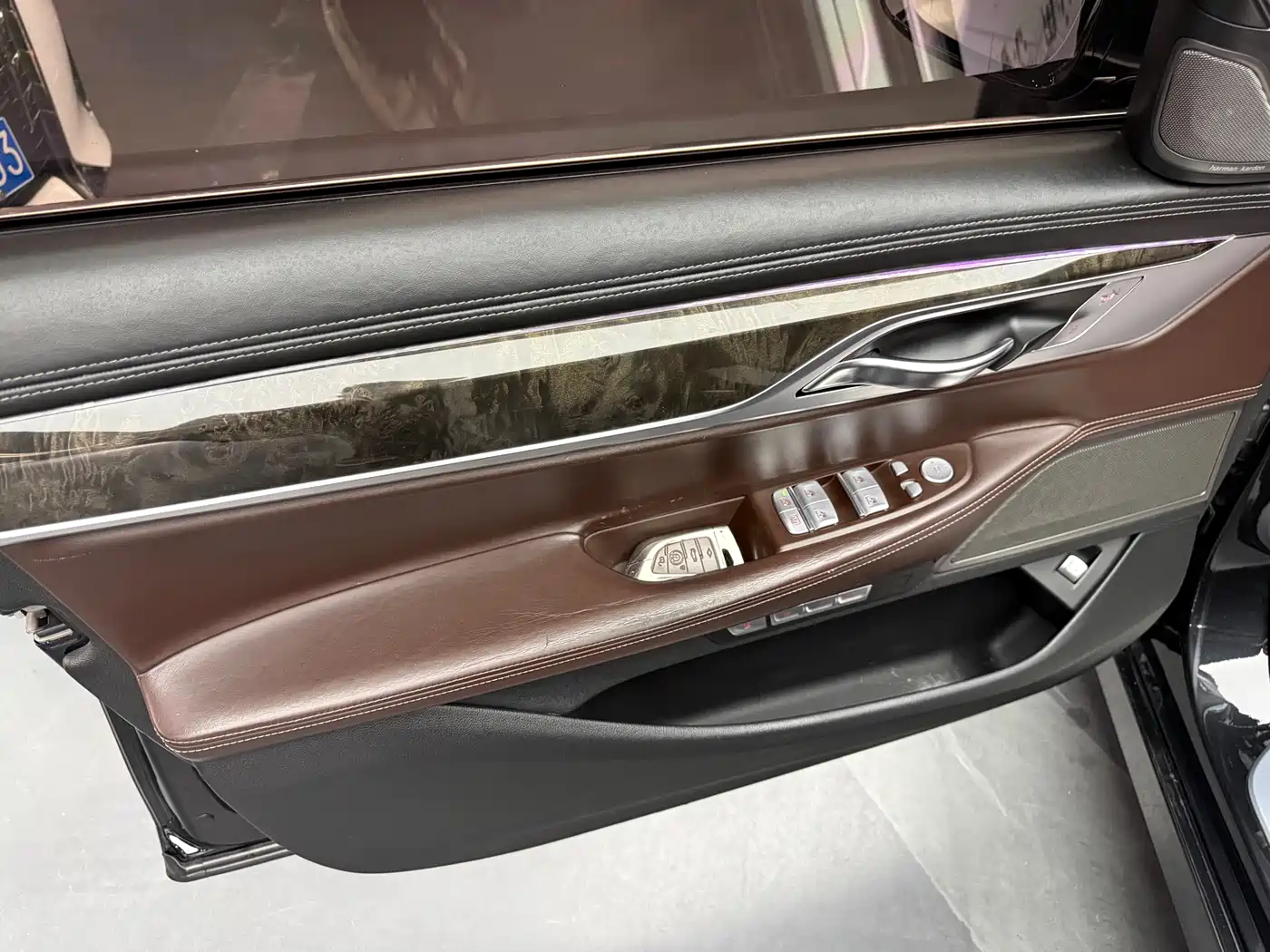 BMW 7 Series 2016 740Li Leading Edition фото 15