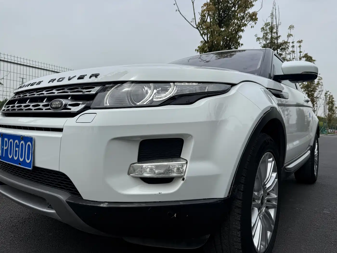 Land Rover Range Rover Evoque (Import) 2013 2.0T 3-Door Glamour Edition фото 6