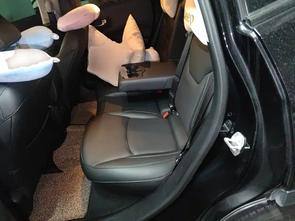 Photo 18 - Jeep Compass