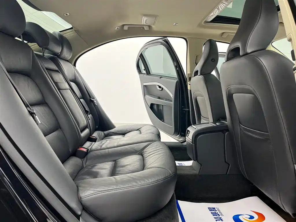Volvo S80L 2015 2.0T T5 Momentum Edition фото 7