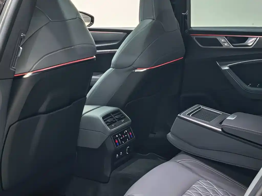 AUDI A7L