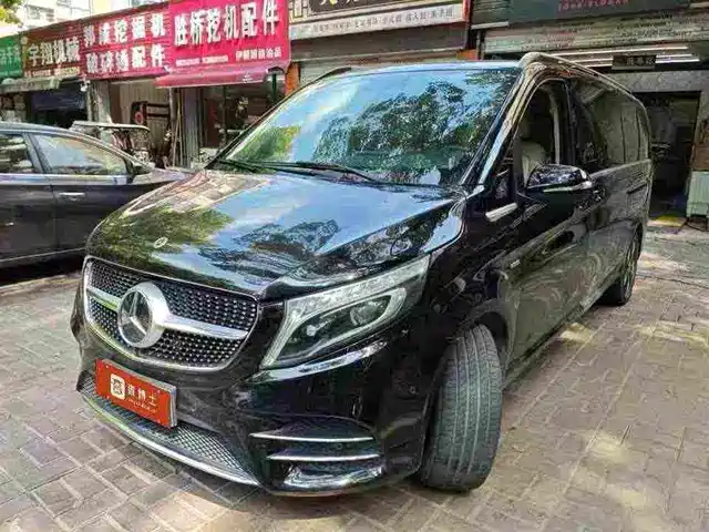 Mercedes-Benz V V 260 L, Длинная база, Люкс