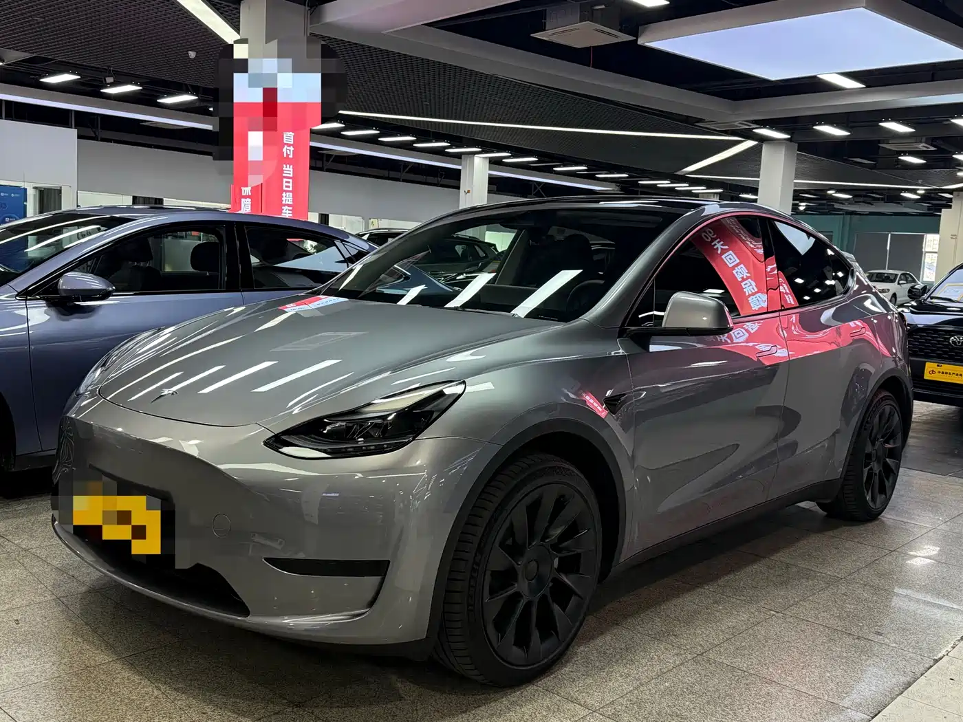 TESLA MODEL Y