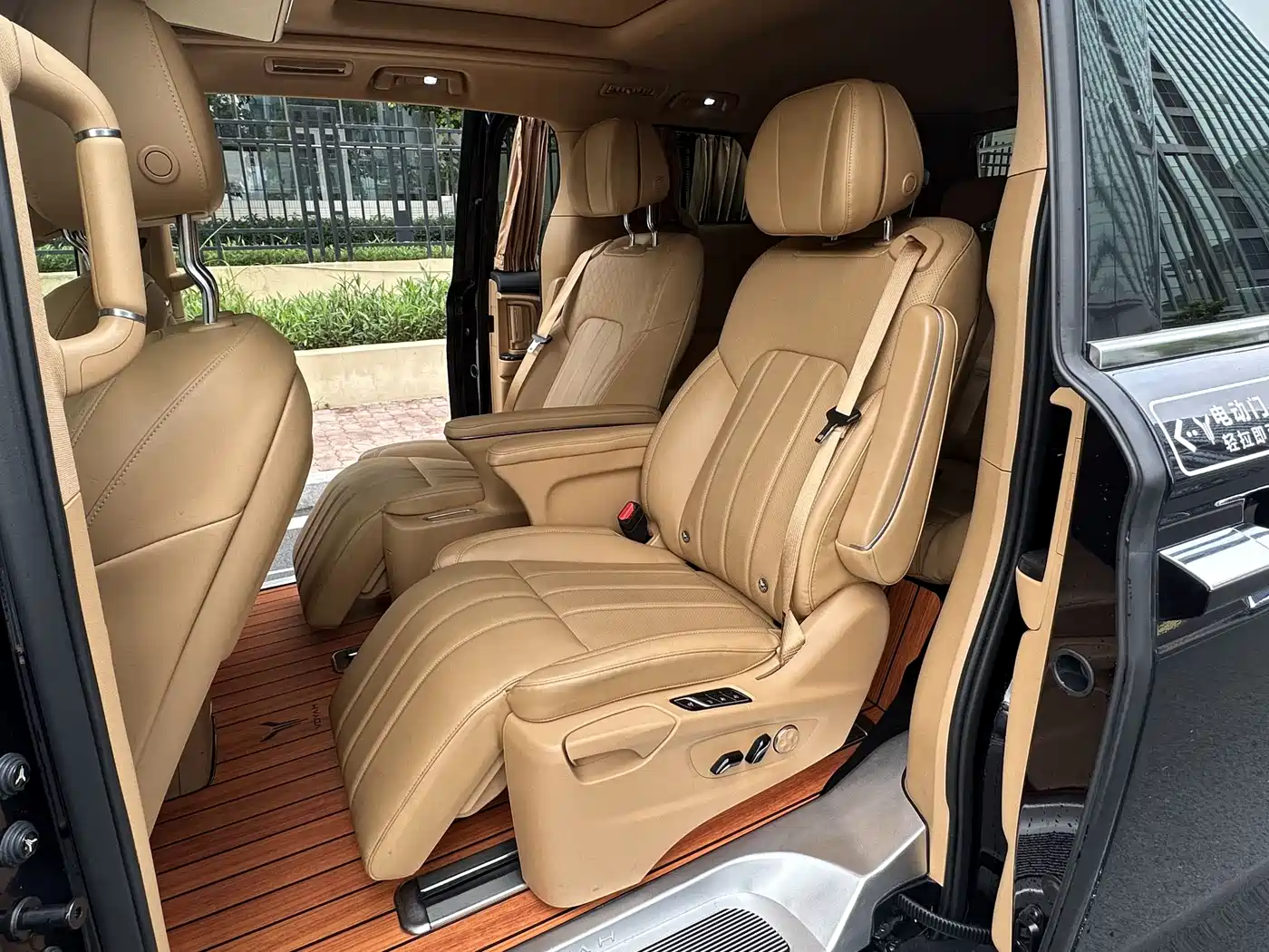 Voyah Auto Voyah Dreamer 2022 Low-carbon Edition Think+Smart Driving Package фото 15
