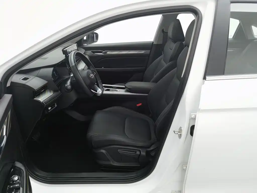 Geely Emgrand L HiP 2024 2024 Model Champion Edition 1.5TD-DHT Pro 100KM Surpassing Type