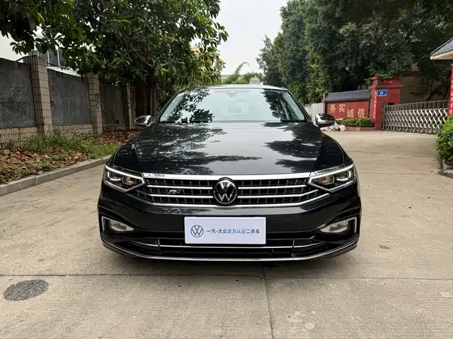 Volkswagen Magotan 2023 Model 2 Million Commemorative Edition 330TSI DSG Luxury — фото 2