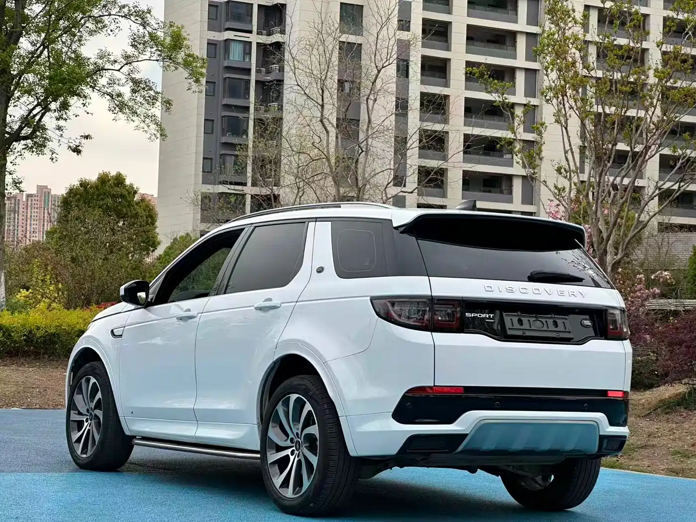 Land Rover Discovery Sport 2022 Model Year Facelift 249PS Metropolitan Edition фото 10