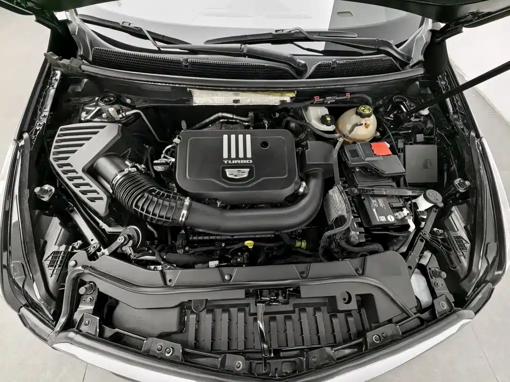 Фото 6 - Cadillac XT5