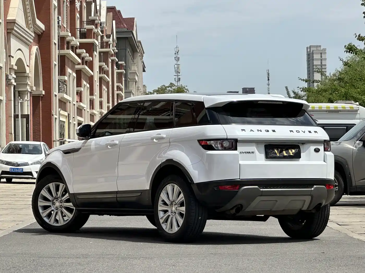 Land Rover Range Rover Evoque 2015 2.0T 5-Door Intelligent Edition фото 7