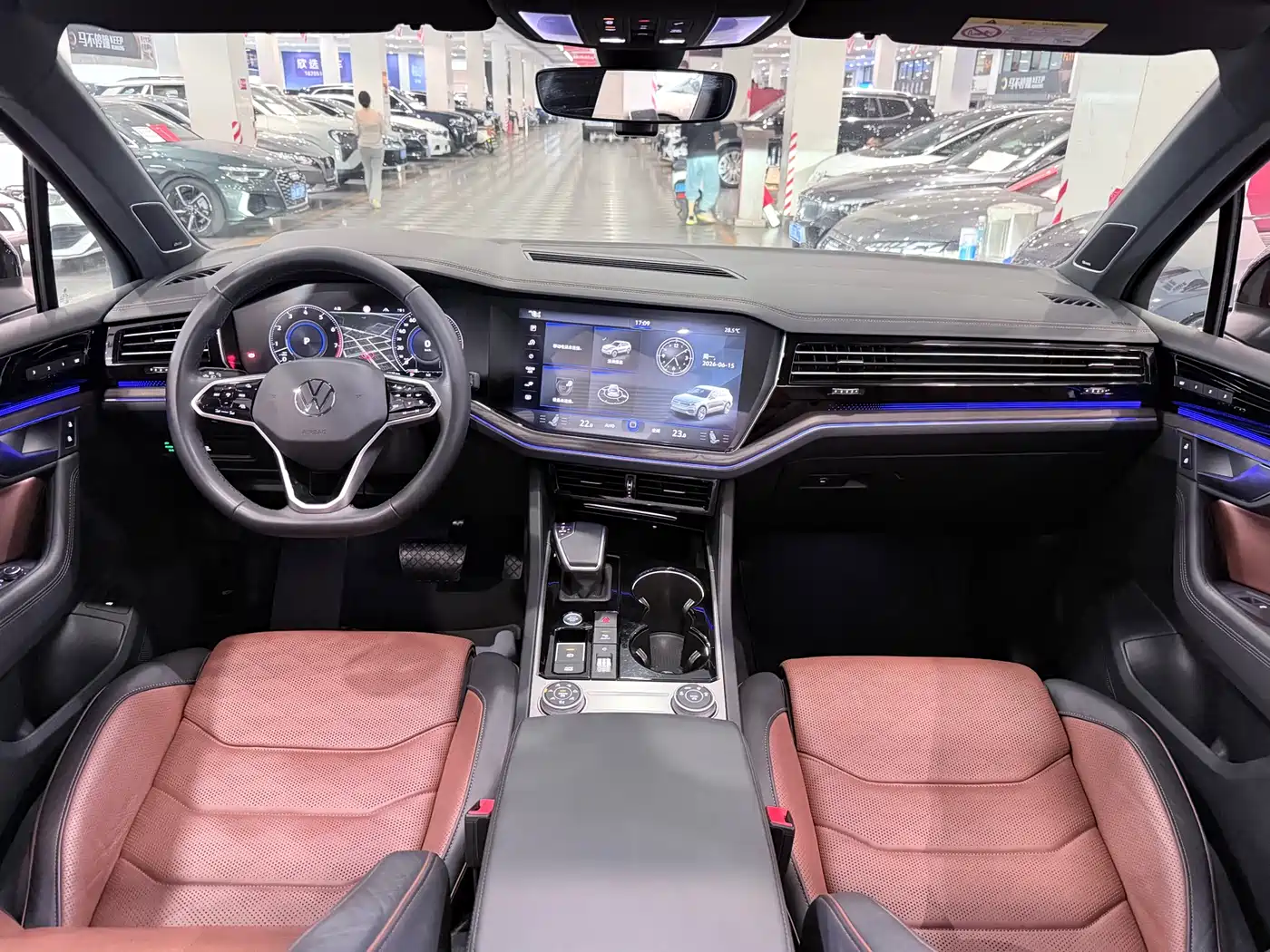 VOLKSWAGEN TOUAREG