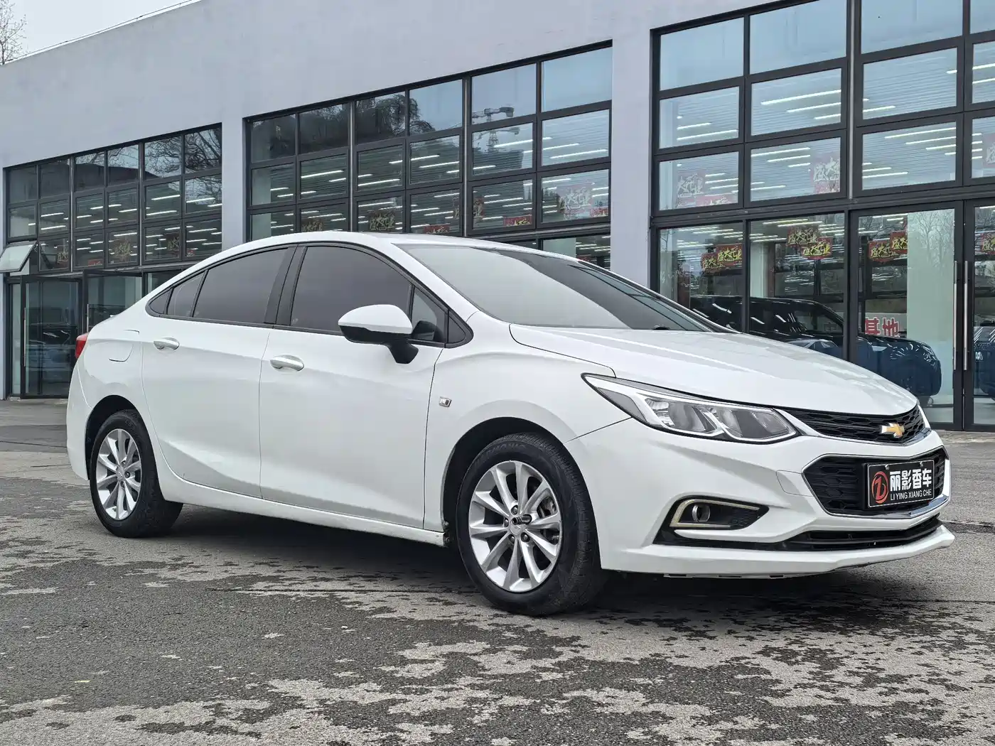 Chevrolet Cruze 2017 1.5L Automatic Pioneer Sunroof фото 5