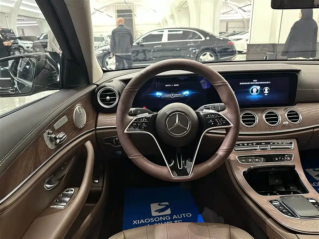 MERCEDES-BENZ E CLASS