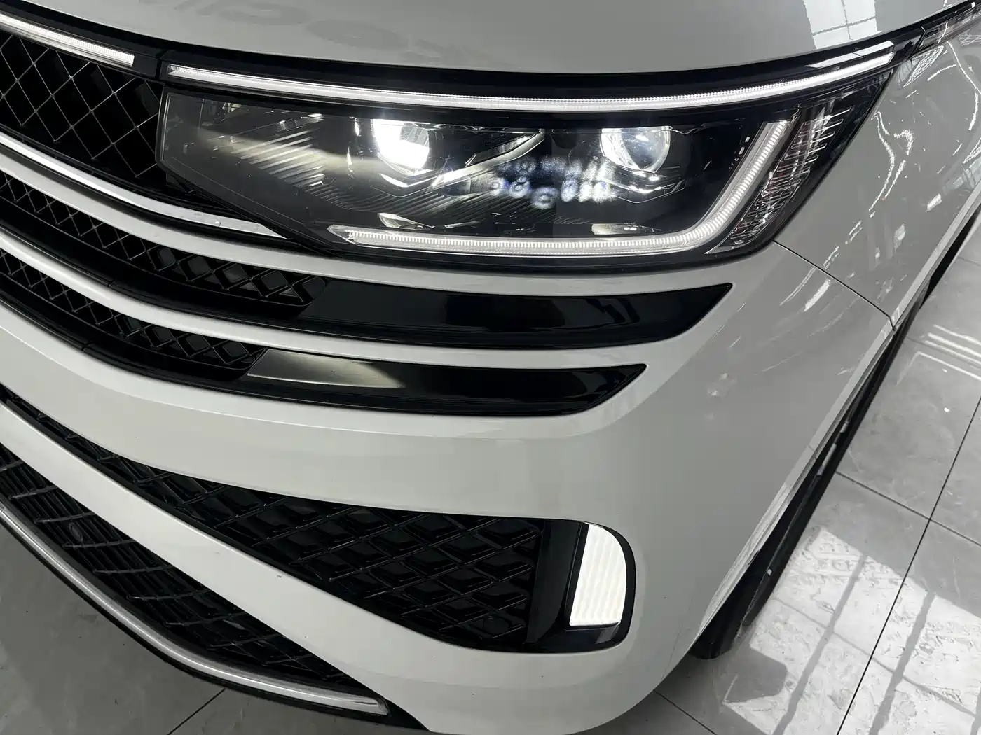 Volkswagen Talagon 2023 380TSI 4WD R-Line Touring Edition фото 15