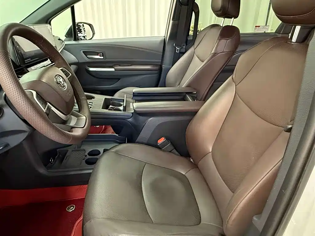 Toyota Granvia 2025 2024 2.5L Hybrid Premium PLUS 4WD Edition