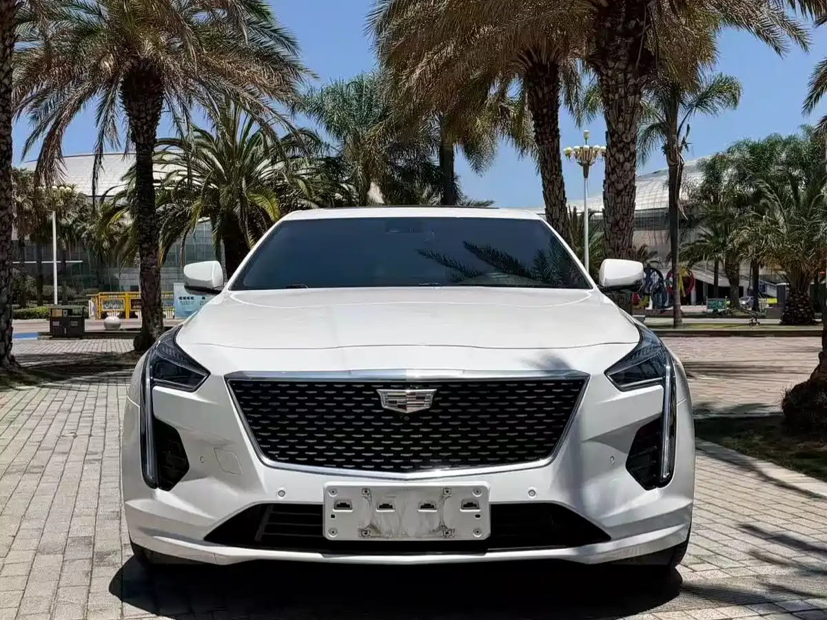 CADILLAC CT6