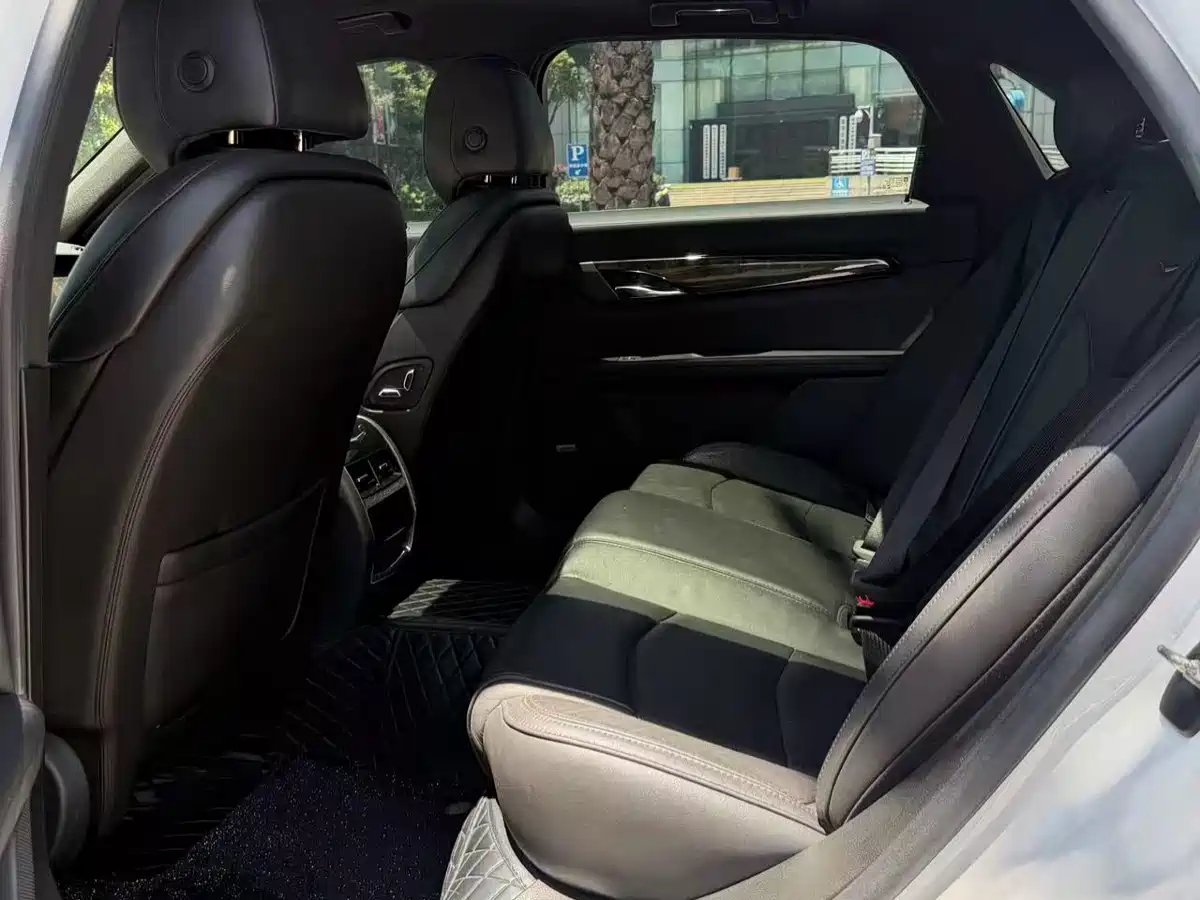 CADILLAC CT6